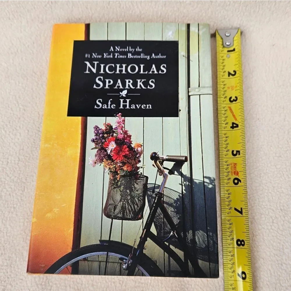 Nicholas Sparks Safe Haven Hardback Book
